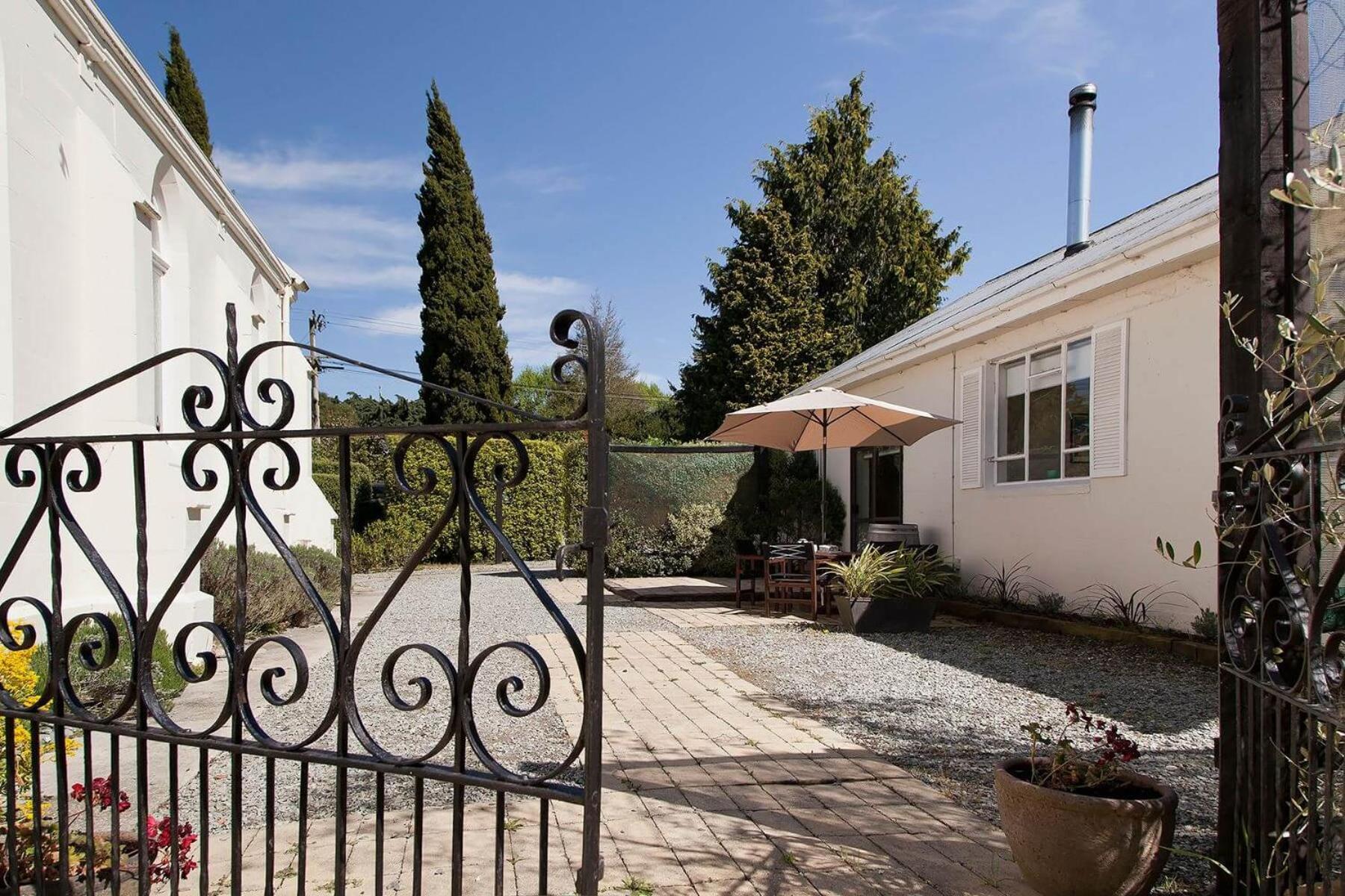 The Holy Oaks Villa Duntroon Exterior photo